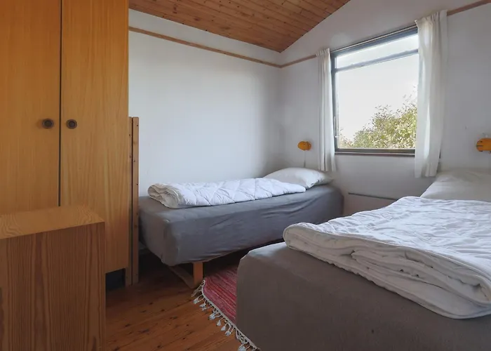 Feriehus Magnificent House With Splendid View To The Sea