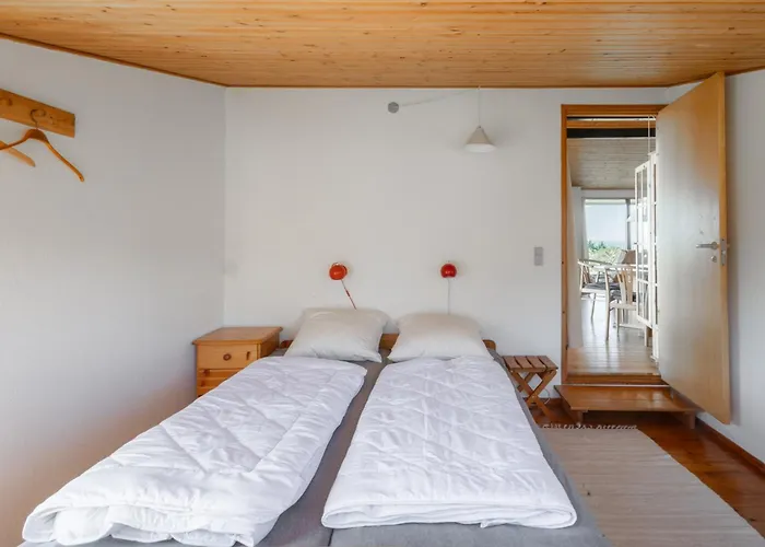 Magnificent House With Splendid View To The Sea *